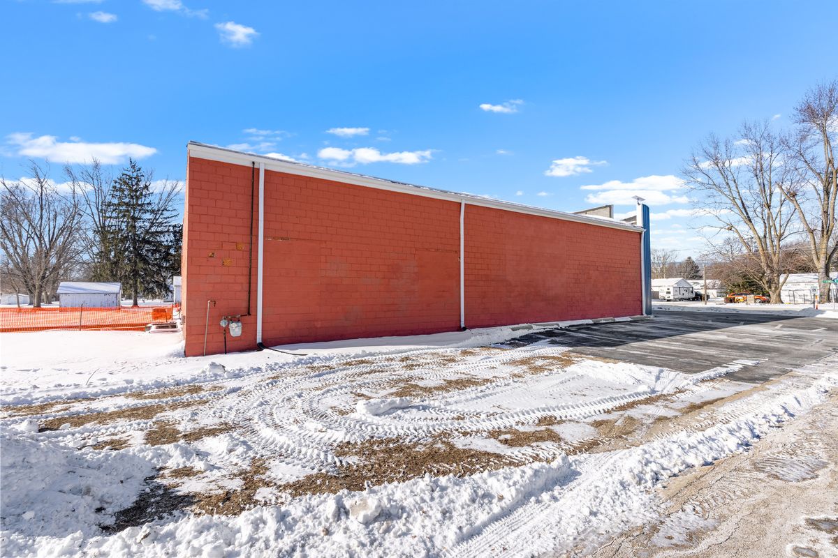 502 S Schuyler Street, Lena, IL 61048