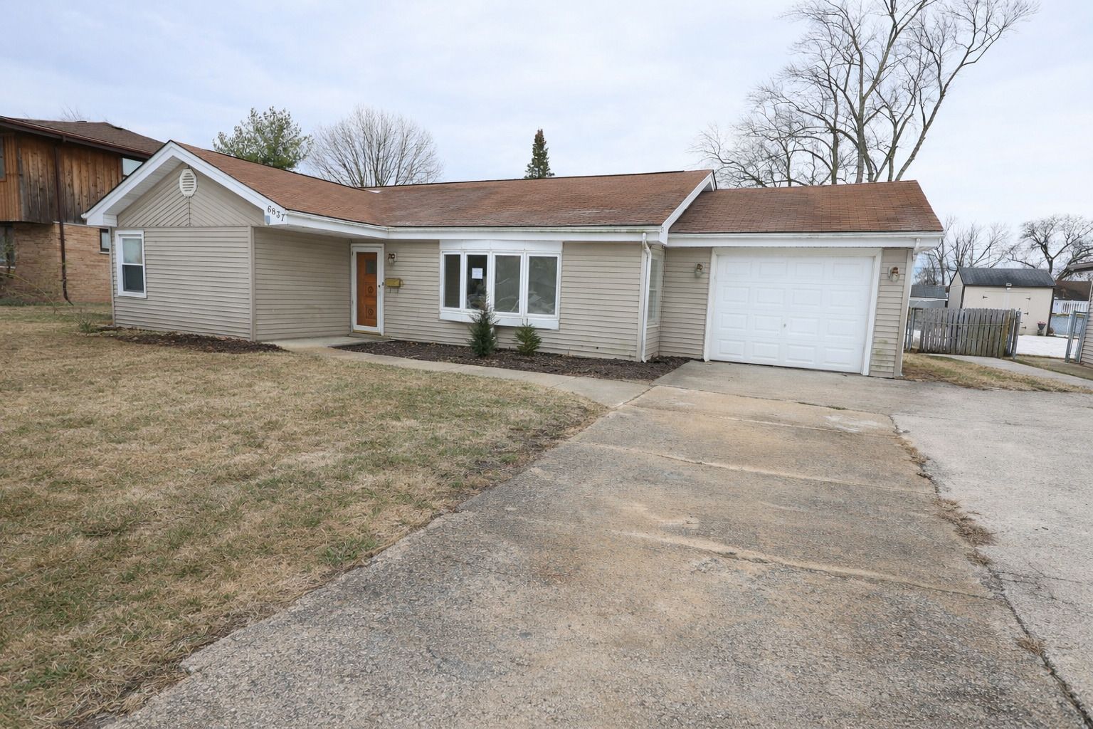 6837 W 113TH Street — Worth, IL 60482
