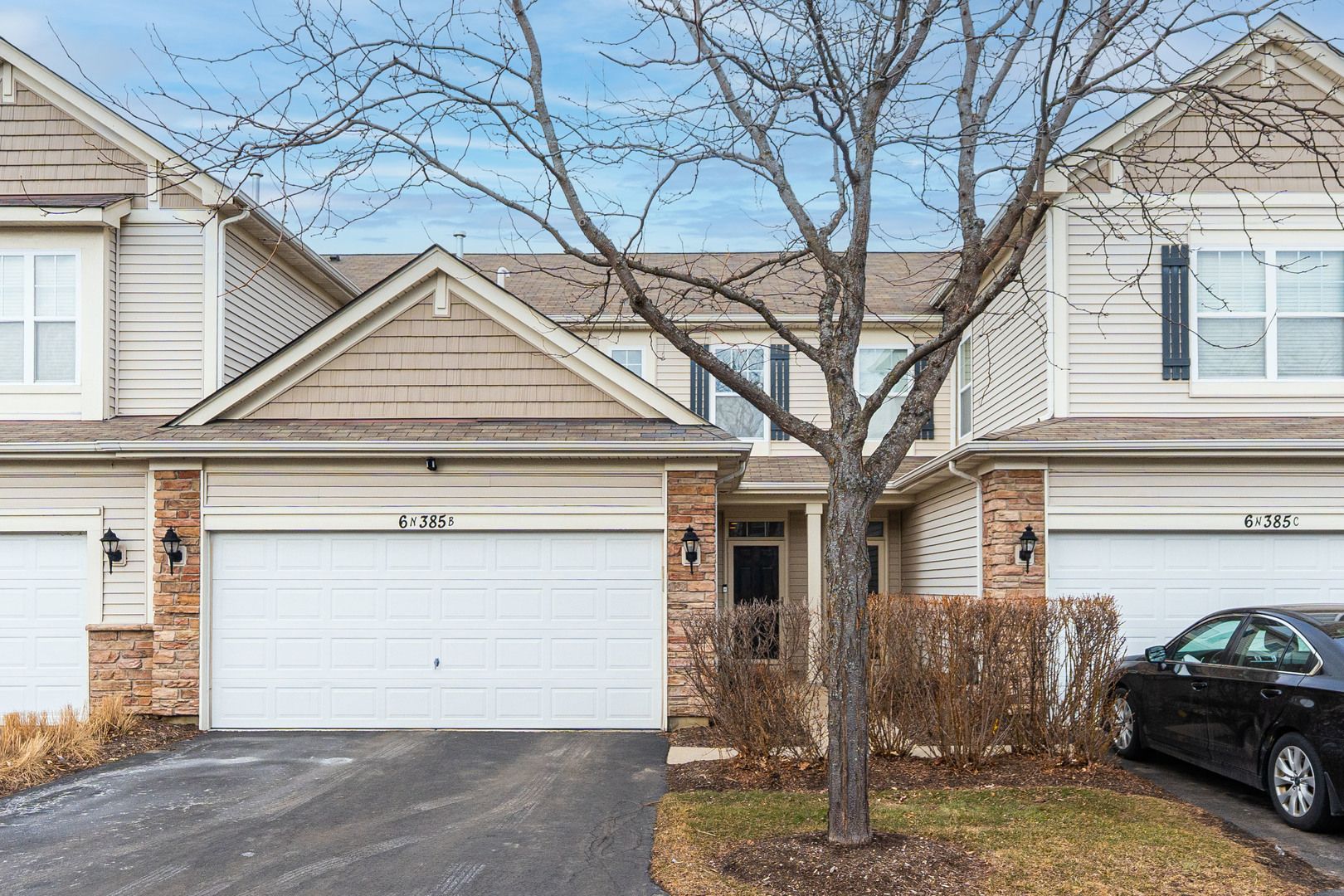 6N385 Whitmore Circle #B — St. Charles, IL 60174