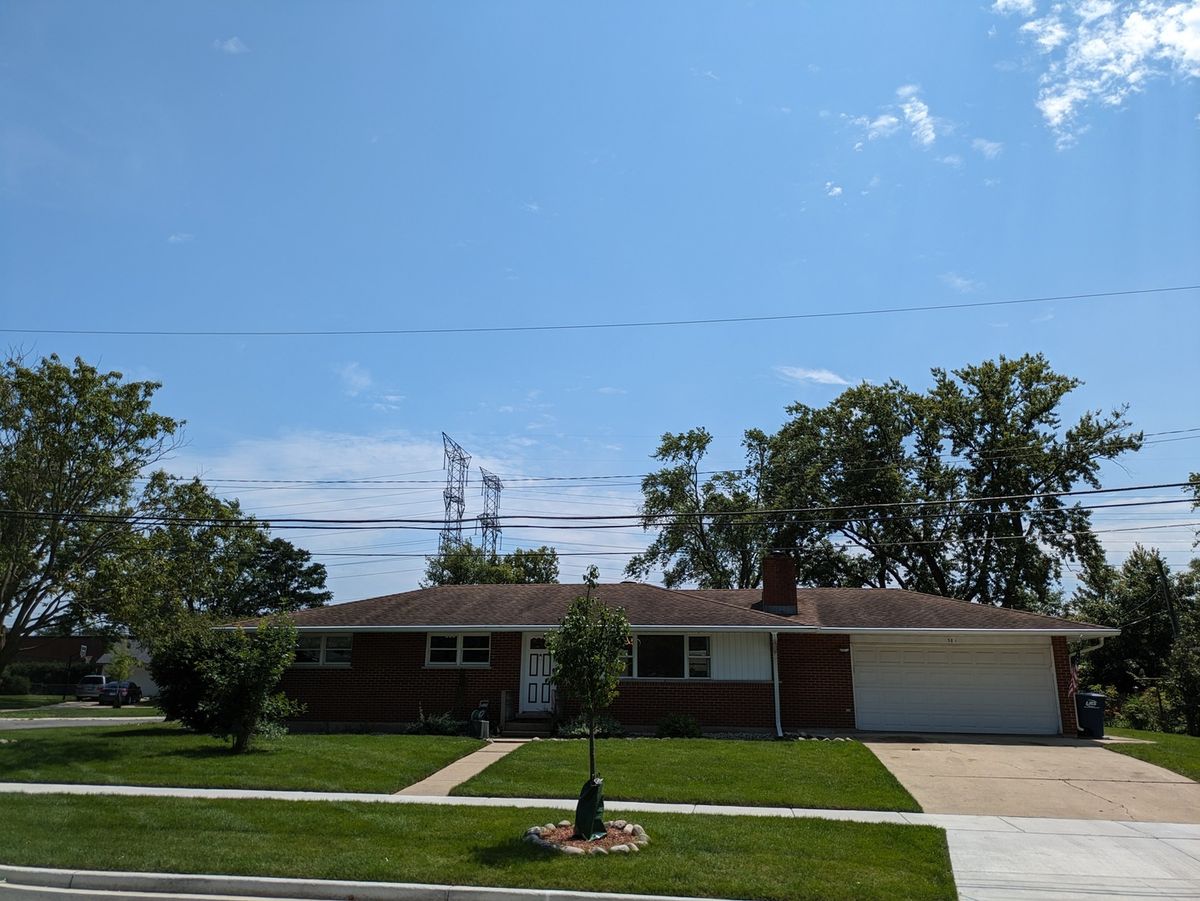 381 Millers Road, Des Plaines, IL 60016