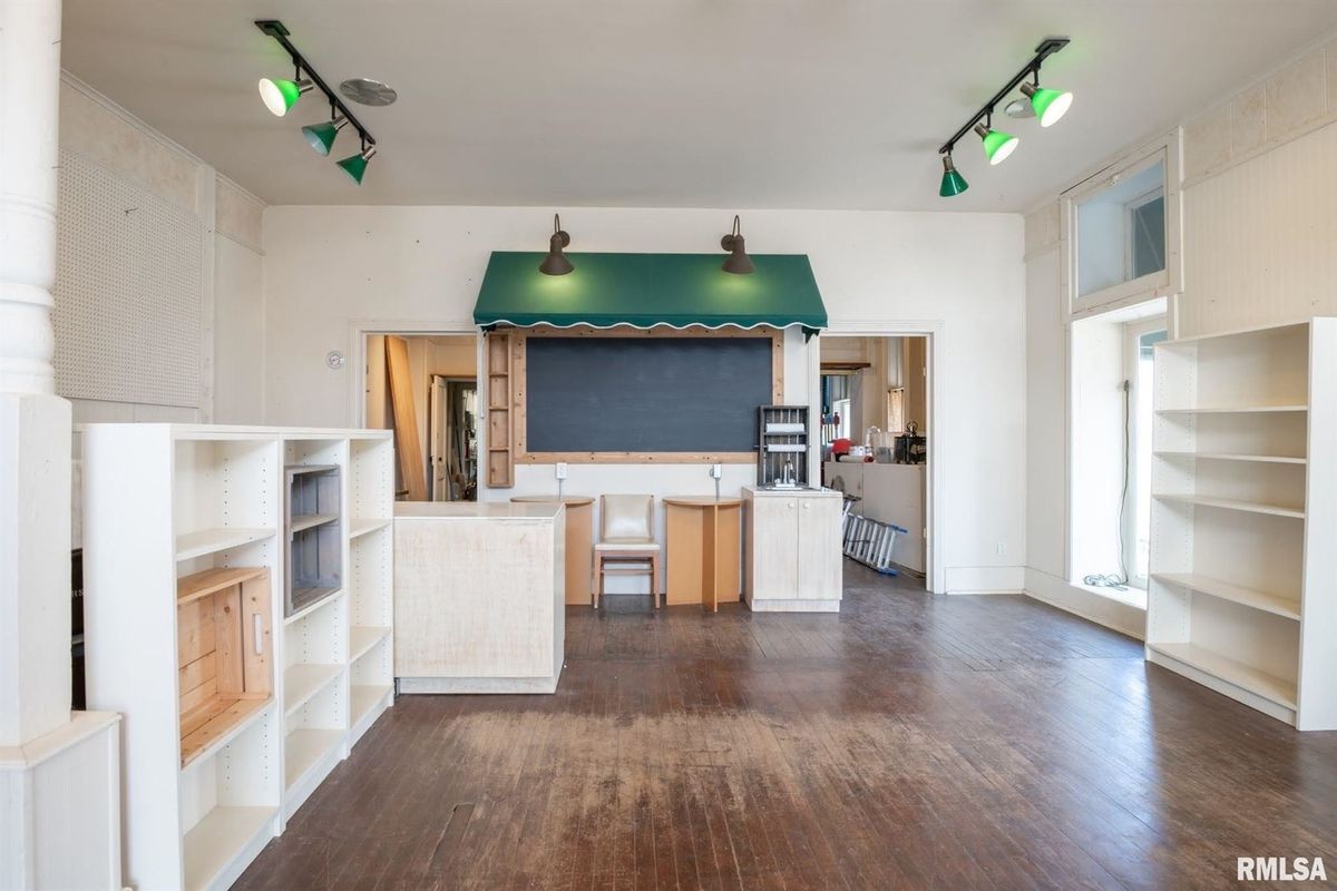233 5th Street, Lacon, IL 61540