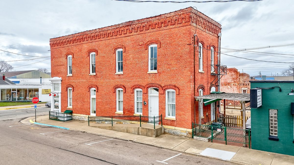 233 5th Street, Lacon, IL 61540