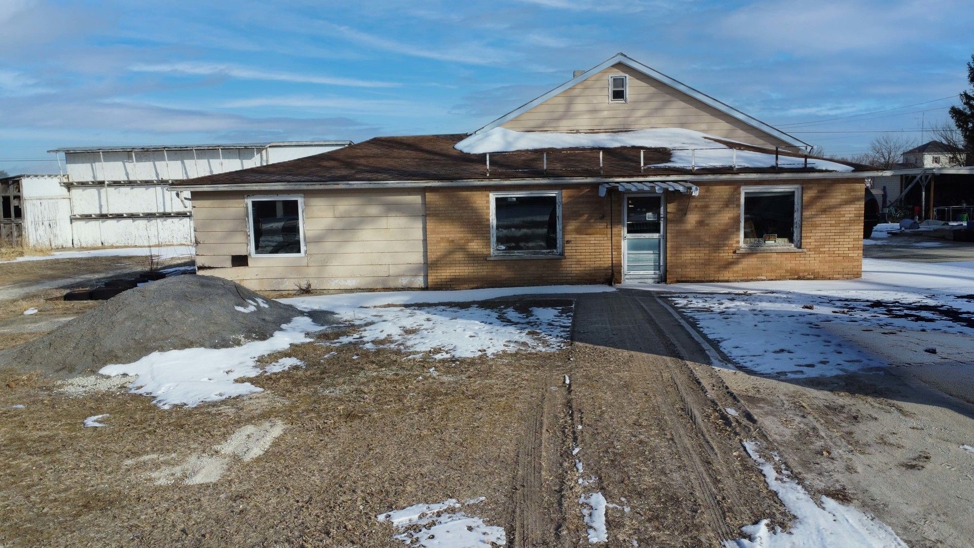 7429 E Chinquy — St. Anne, IL 60964