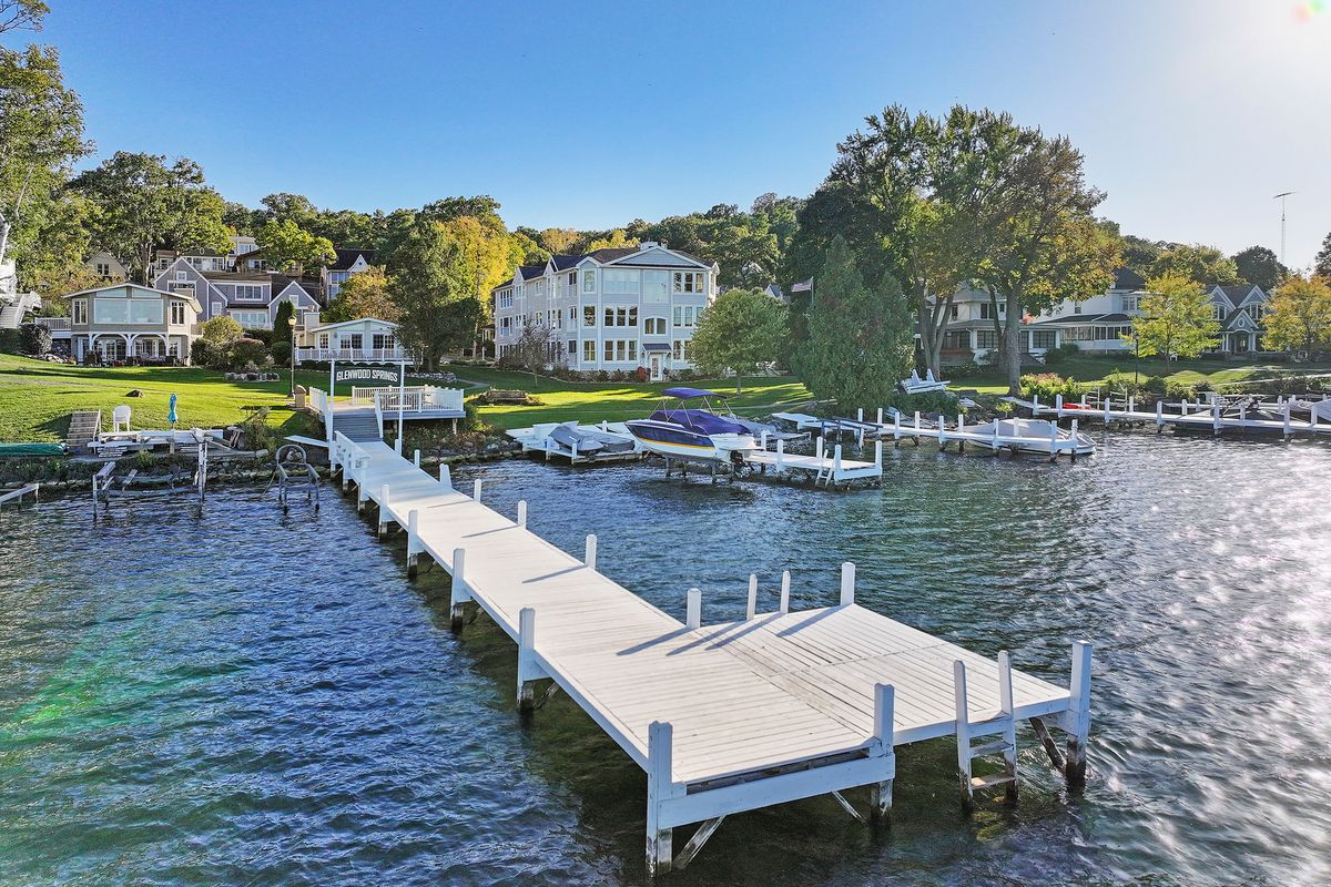 432 Harvard Avenue, Fontana, WI 53125