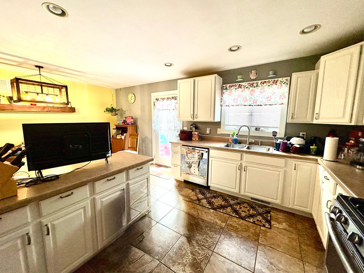 344 A Cassidy Court, Utica, IL 61373