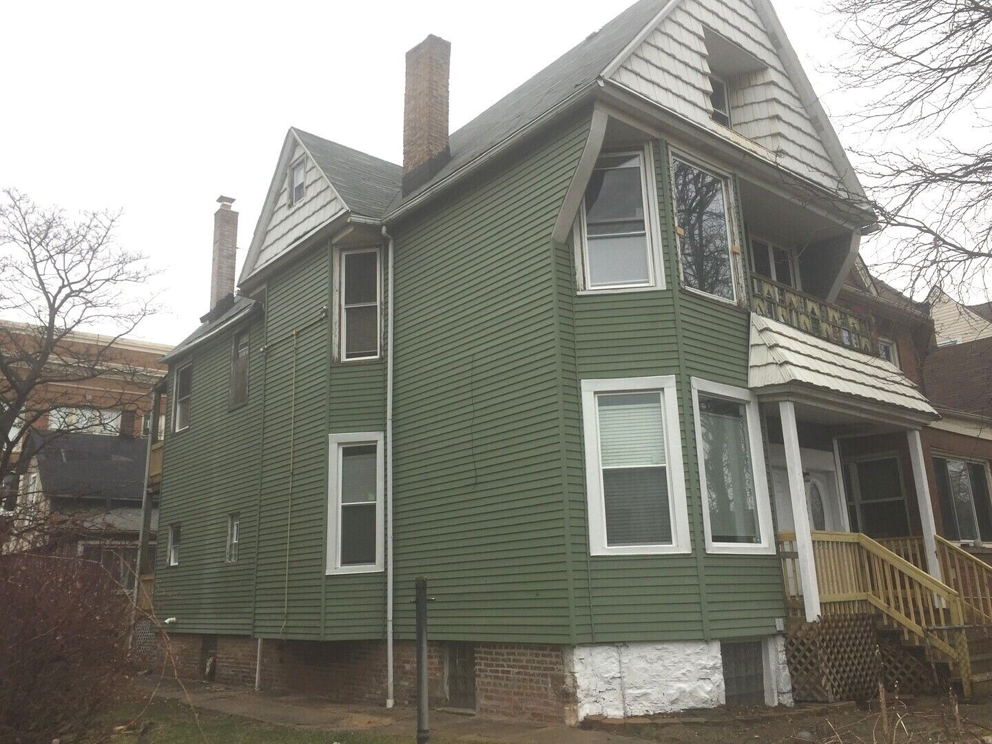 7026 S Saint Lawrence Avenue — Chicago, IL 60637