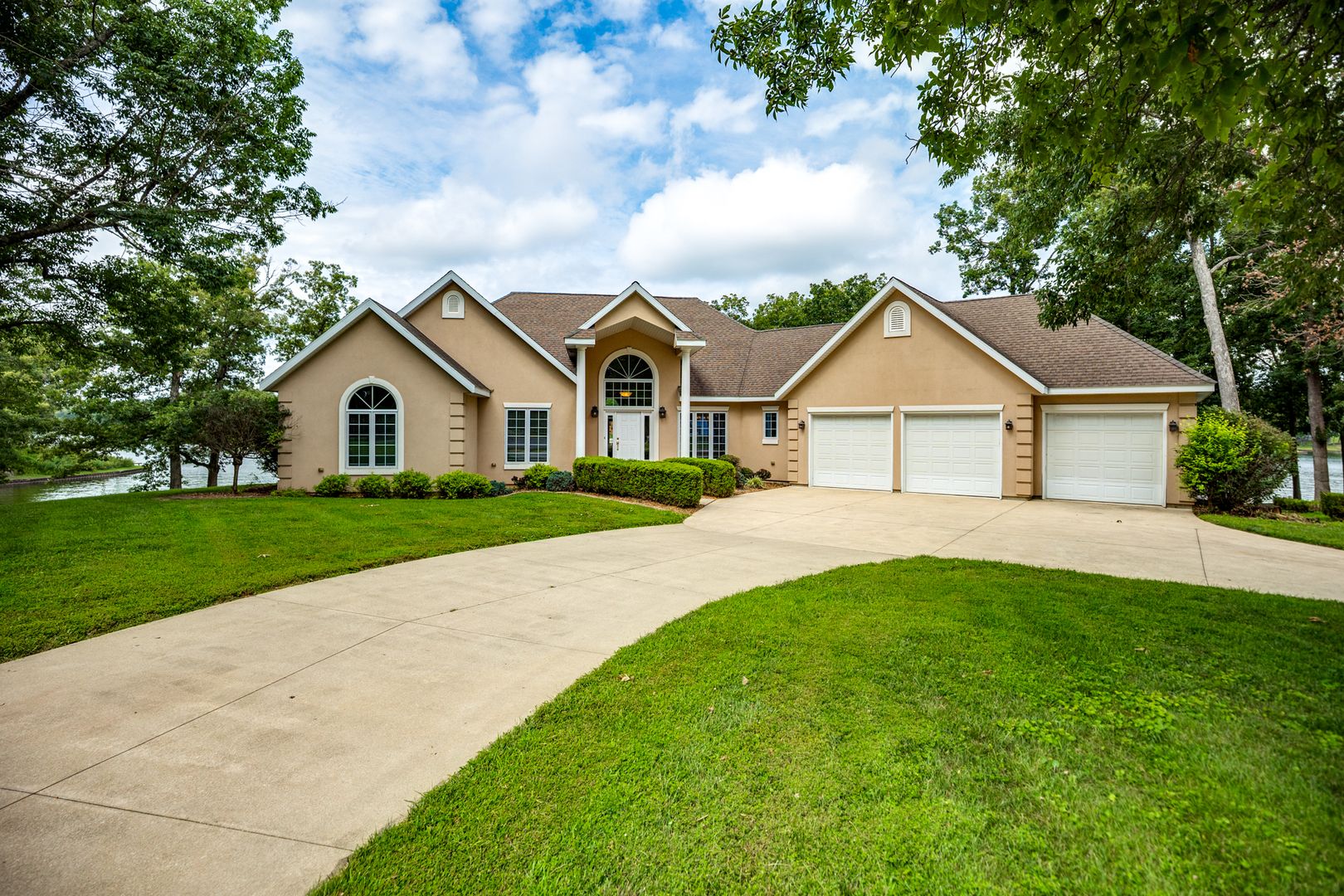 9284 E Court Eleven — Effingham, IL 62401