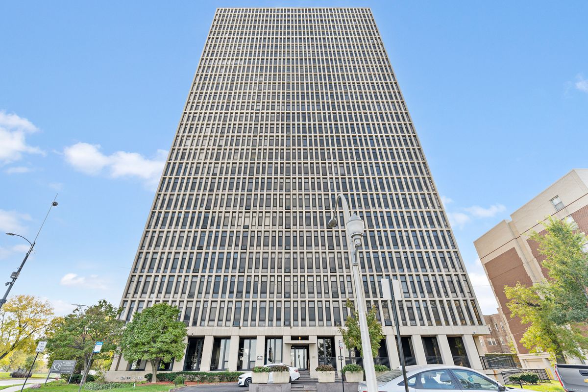 6700 SOUTH SHORE Drive, Chicago, IL 60649