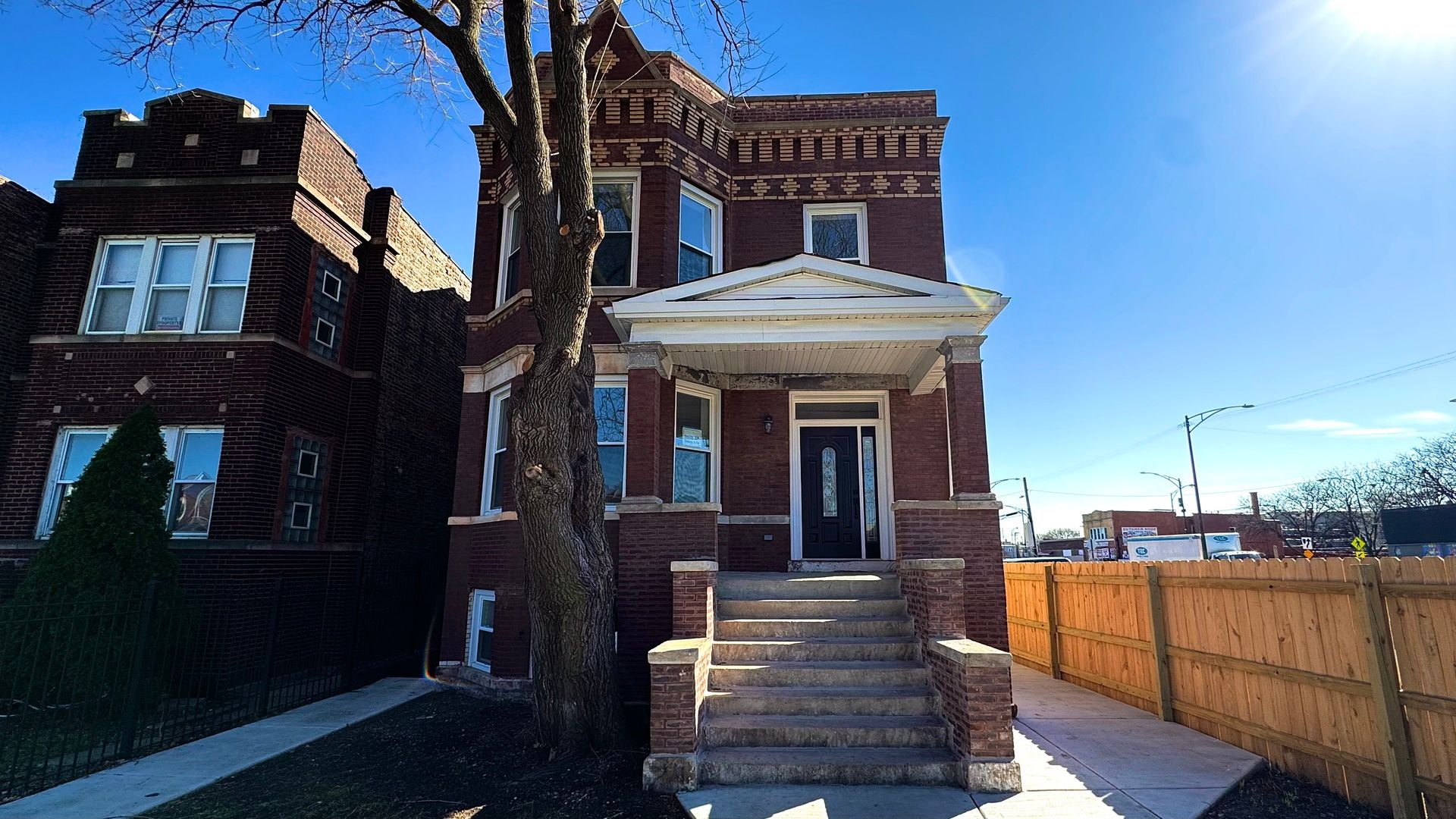 4751 W Monroe Street — Chicago, IL 60644