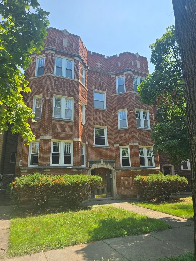 8123 S Vernon Avenue — Chicago, IL 60619