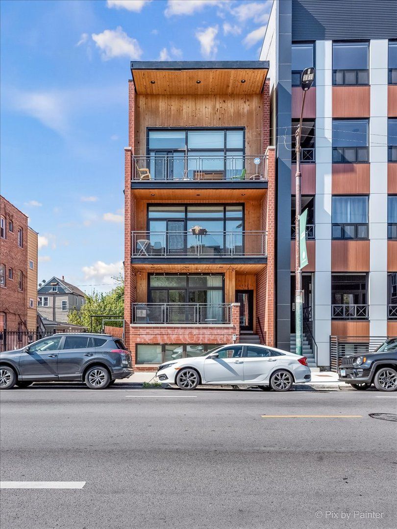 1732 N California Avenue #1 — Chicago, IL 60647