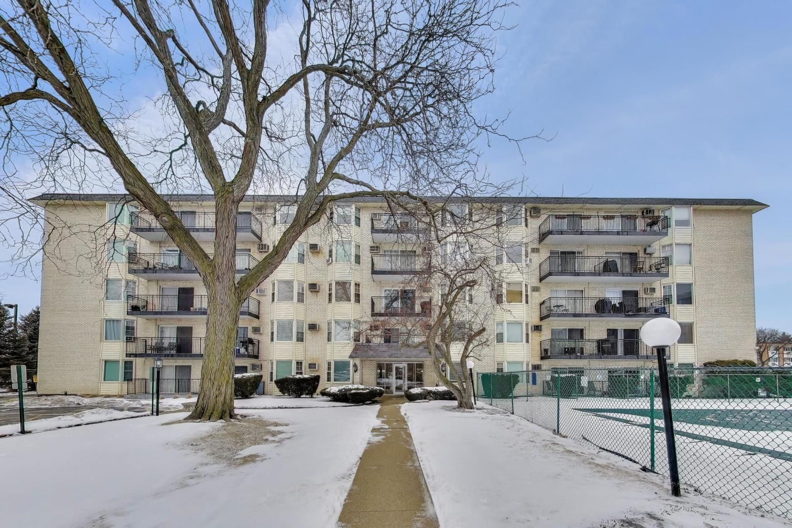 5510 Lincoln Avenue #B205 — Morton Grove, IL 60053