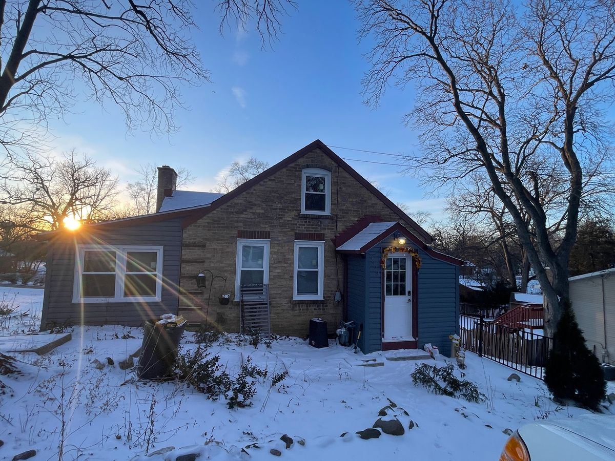 3323 Charles Court, Island Lake, IL 60042