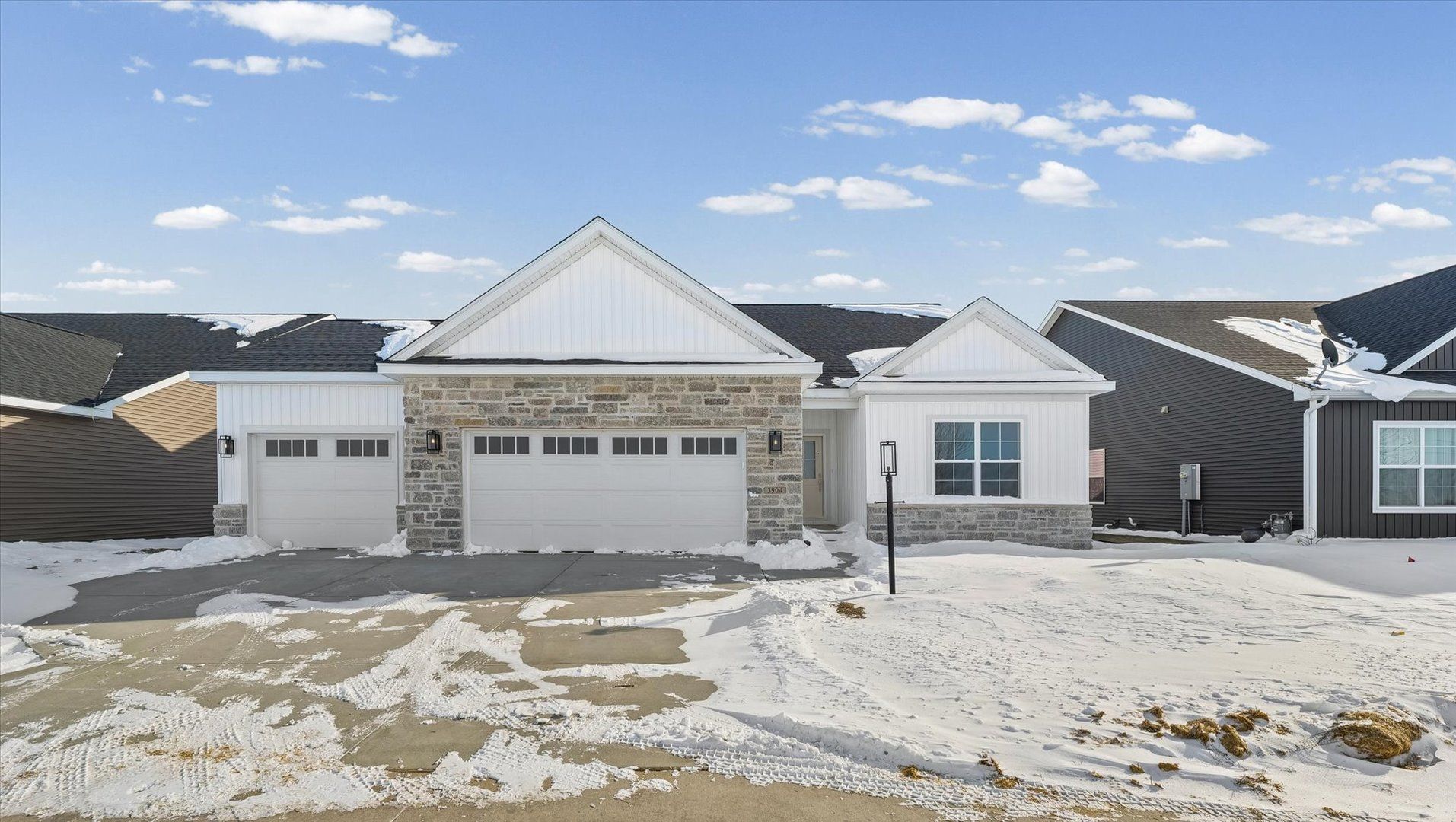 3904 Bay Circle — Champaign, IL 61822