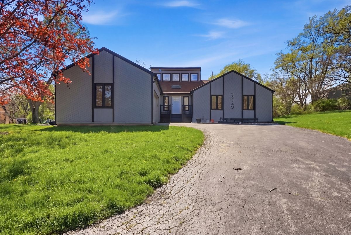 22740 Frederick Road, Steger, IL 60475