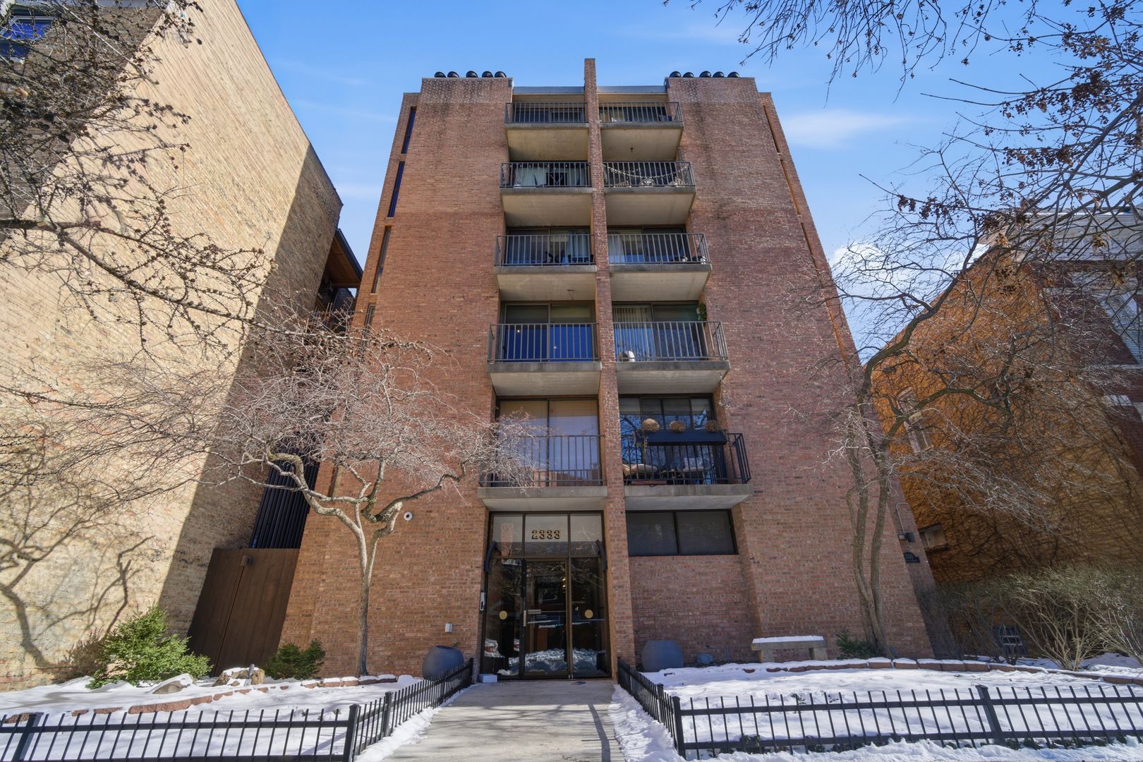 2333 N Geneva Terrace #4A — Chicago, IL 60614