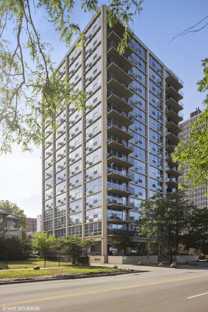 6730 S South Shore Drive #1604 — Chicago, IL 60649