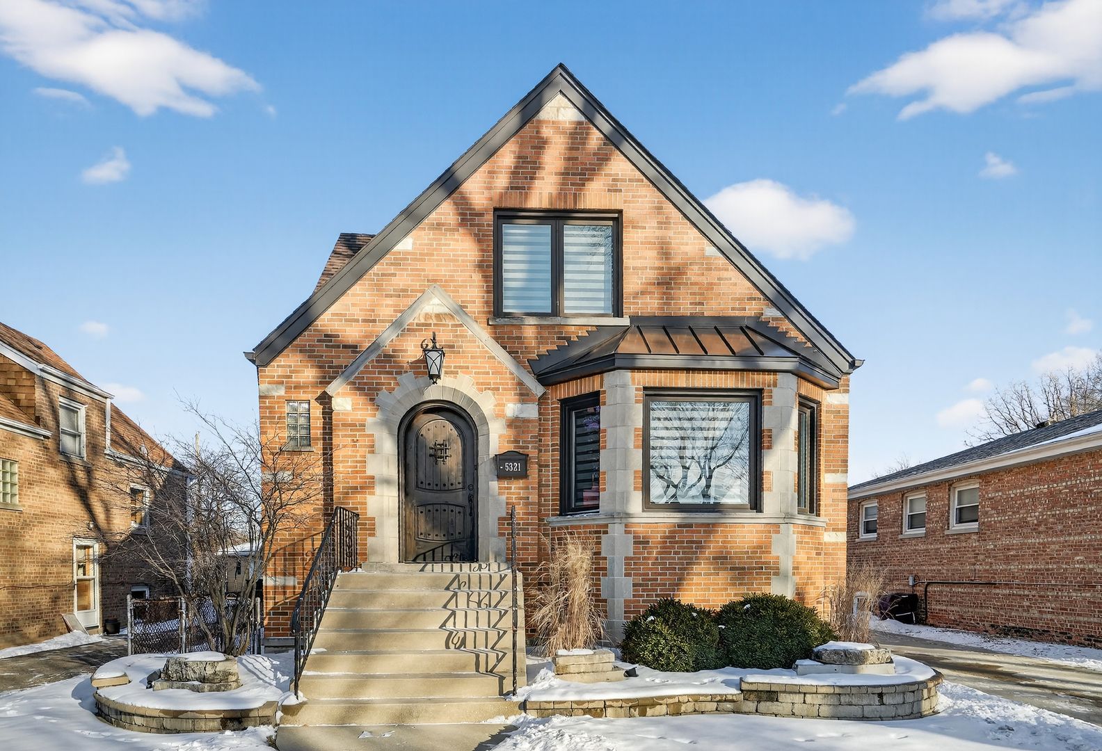 5321 S Nordica Avenue — Chicago, IL 60638