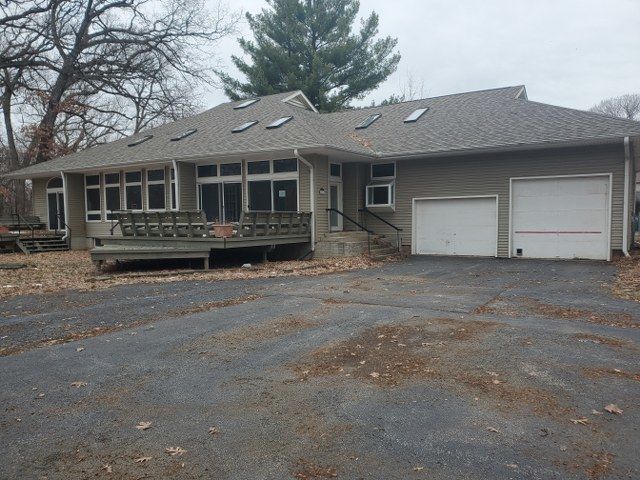 2801 12th Avenue — Rock Island, IL 61201