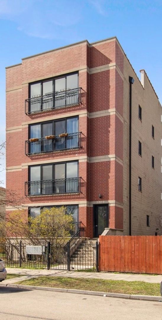 3560 S Giles Avenue #G — Chicago, IL 60653