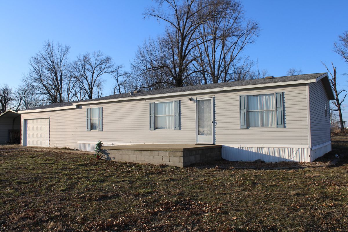 406 Kirkwood Street, Odin, IL 62870