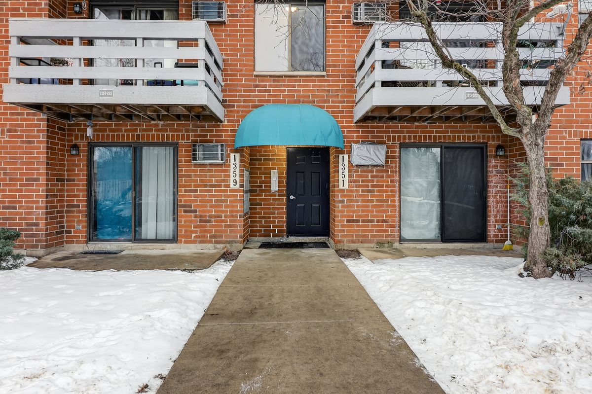 1351 Winslowe Drive, Palatine, IL 60074