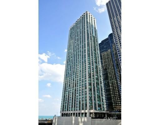 195 HARBOR Drive, Chicago, IL 60601