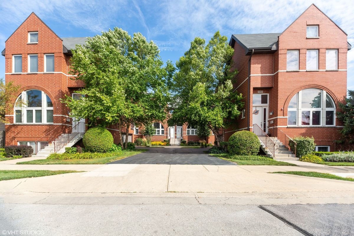 1118 Prairie Avenue, Des Plaines, IL 60016