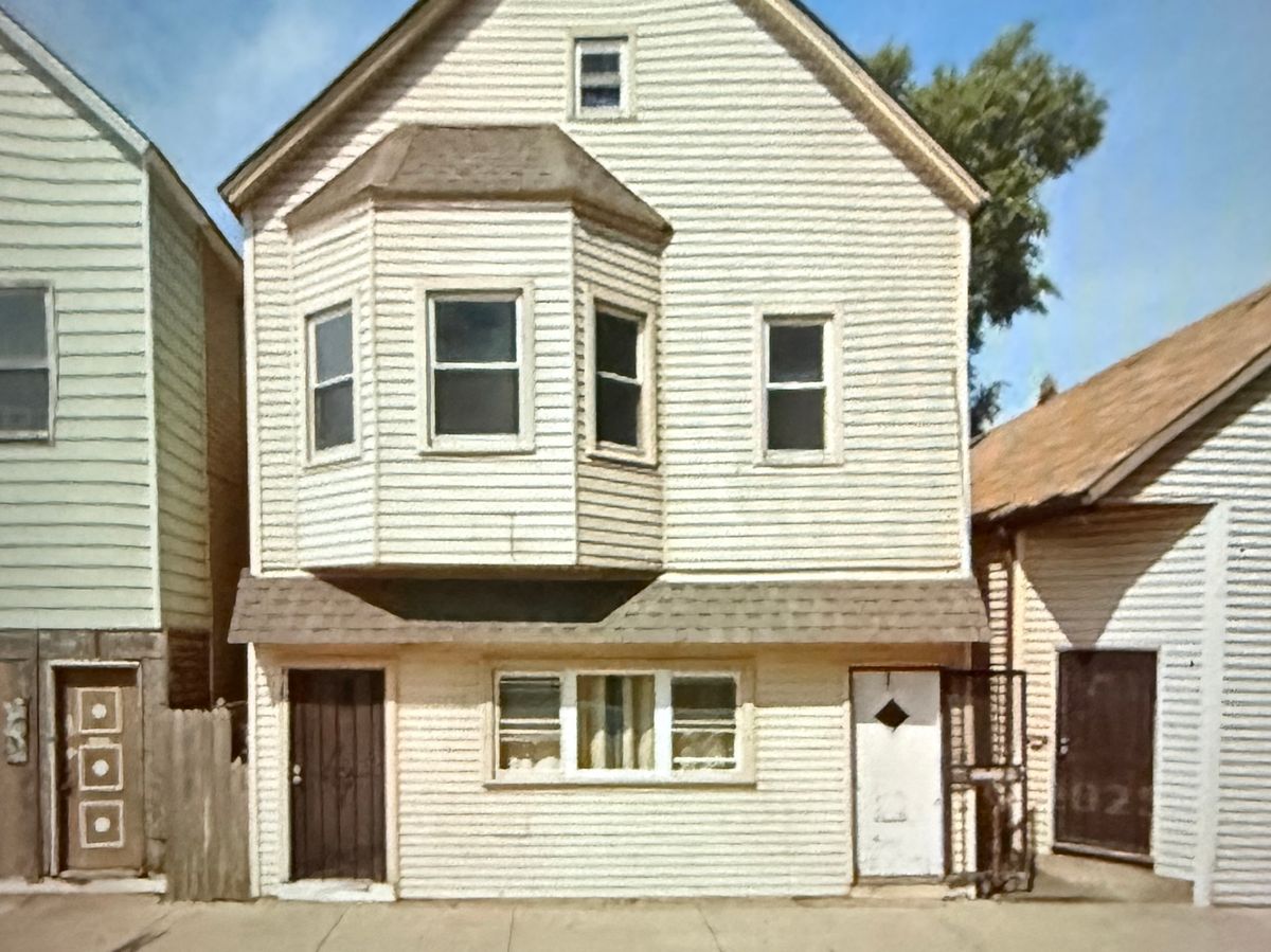 8256 South Shore Drive, Chicago, IL 60617