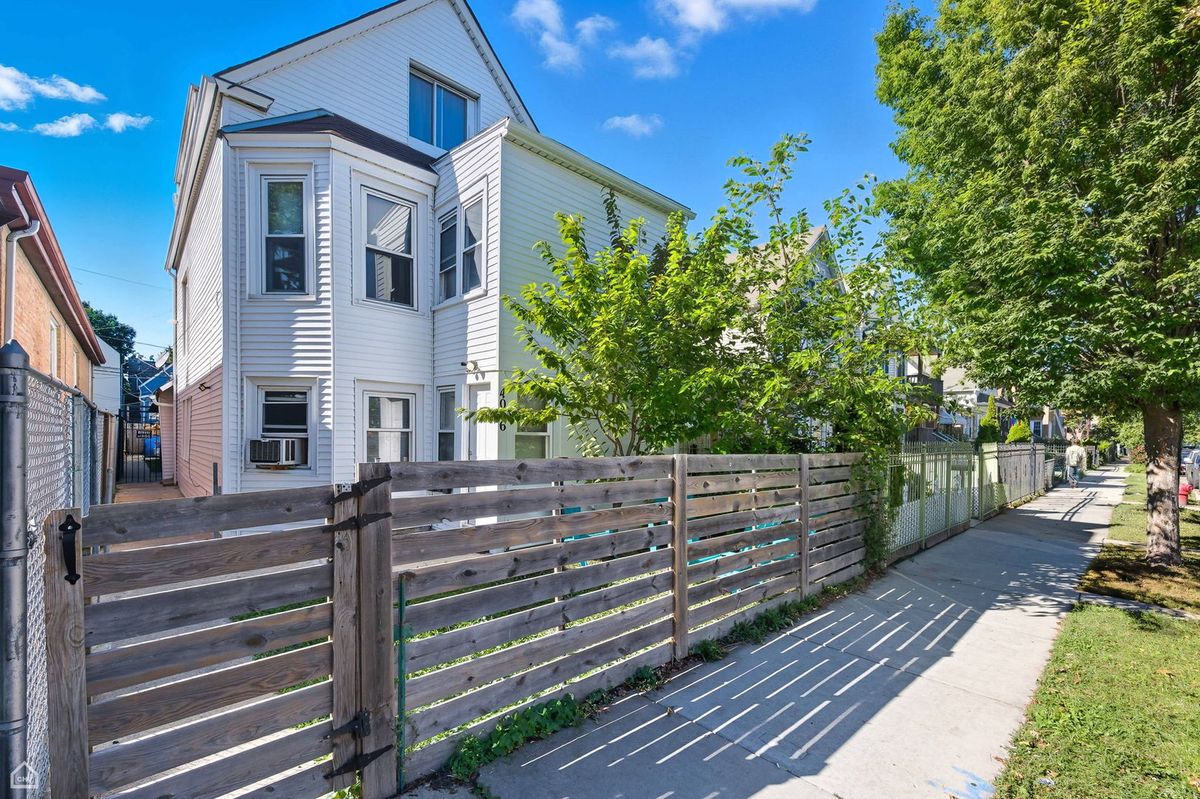 4026 Kimball Avenue, Chicago, IL 60618