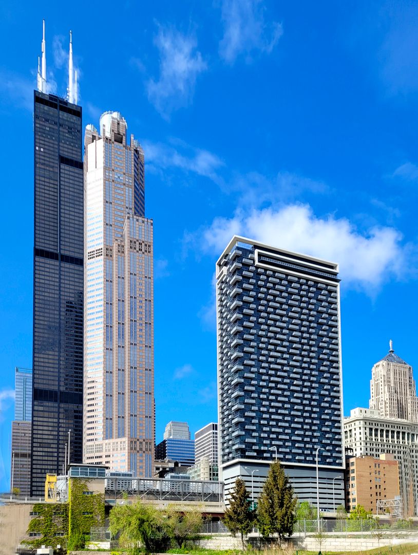 235 W Van Buren Street #3902 — Chicago, IL 60607