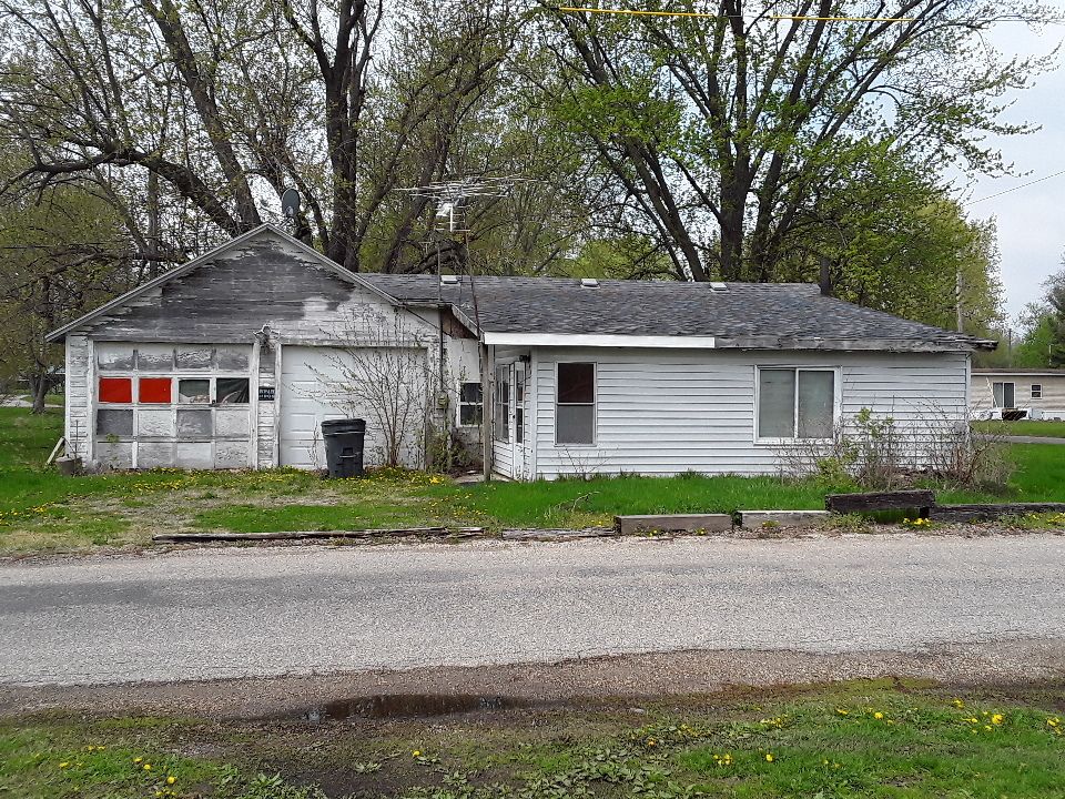 301 S 14 Street, Keithsburg, IL 61442
