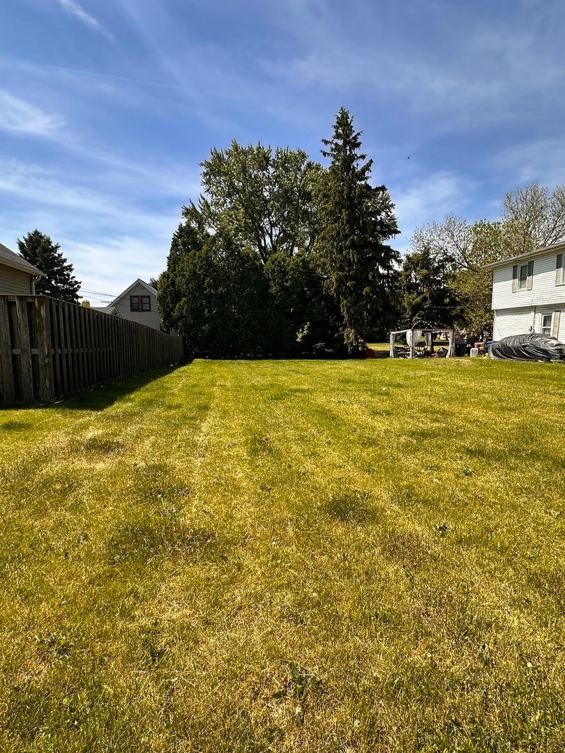 1615 Oak Street — Hanover Park, IL 60133