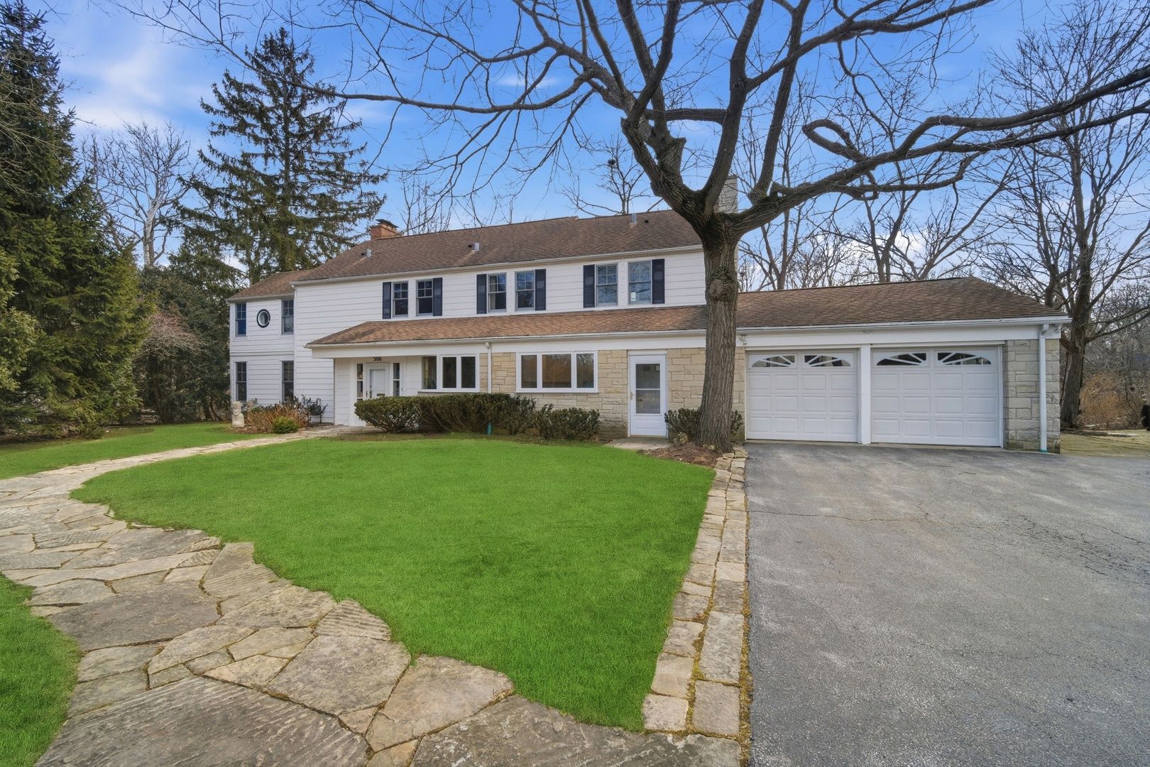 200 Braeburn Road — Highland Park, IL 60035
