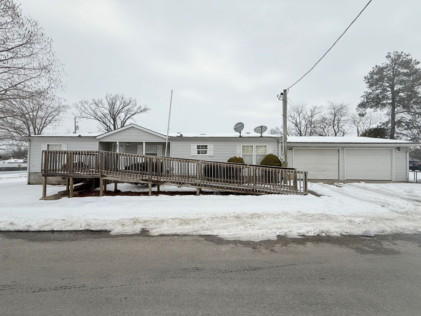 410 W Mable Street — Harrisburg, IL 62946
