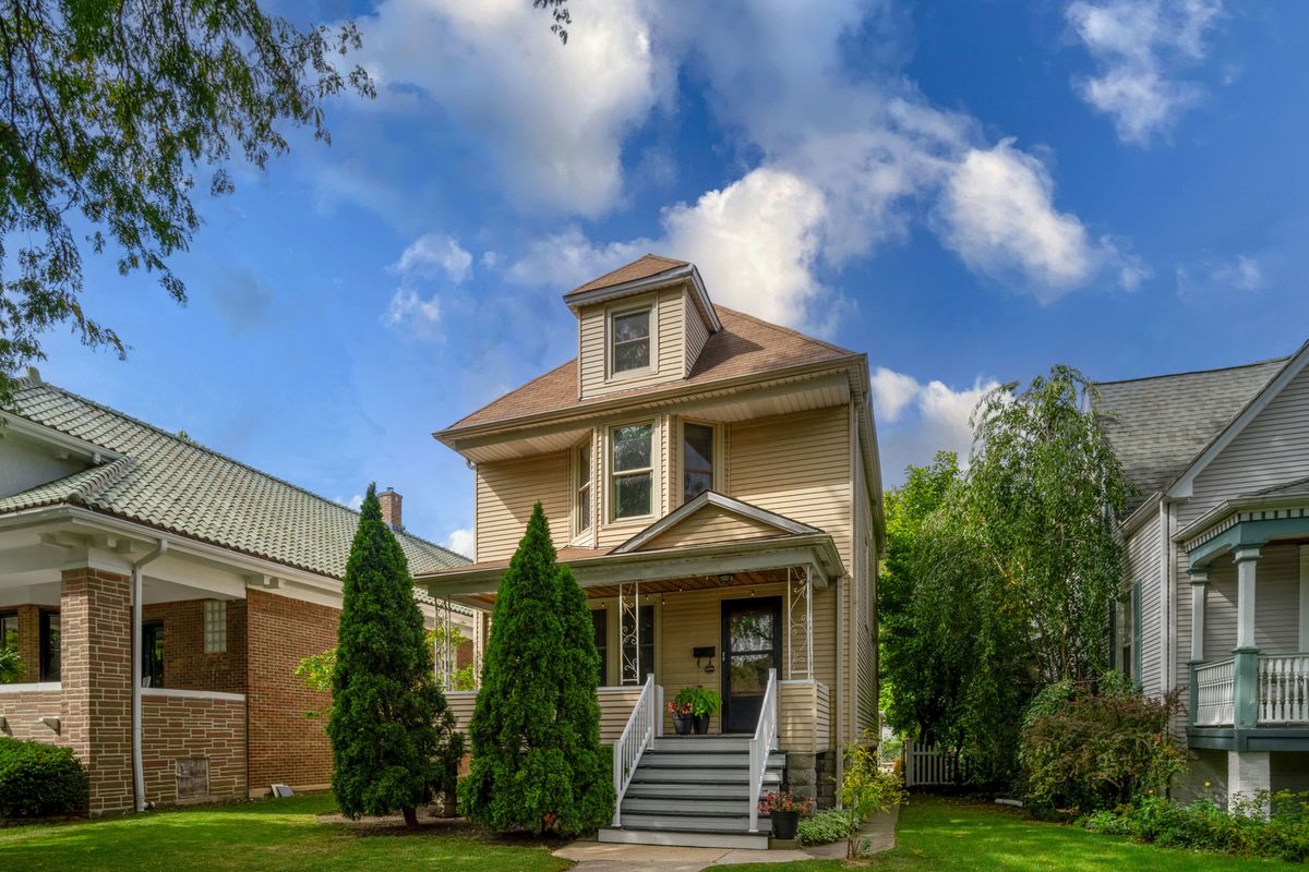 4744 Lotus Avenue, Chicago, IL 60630