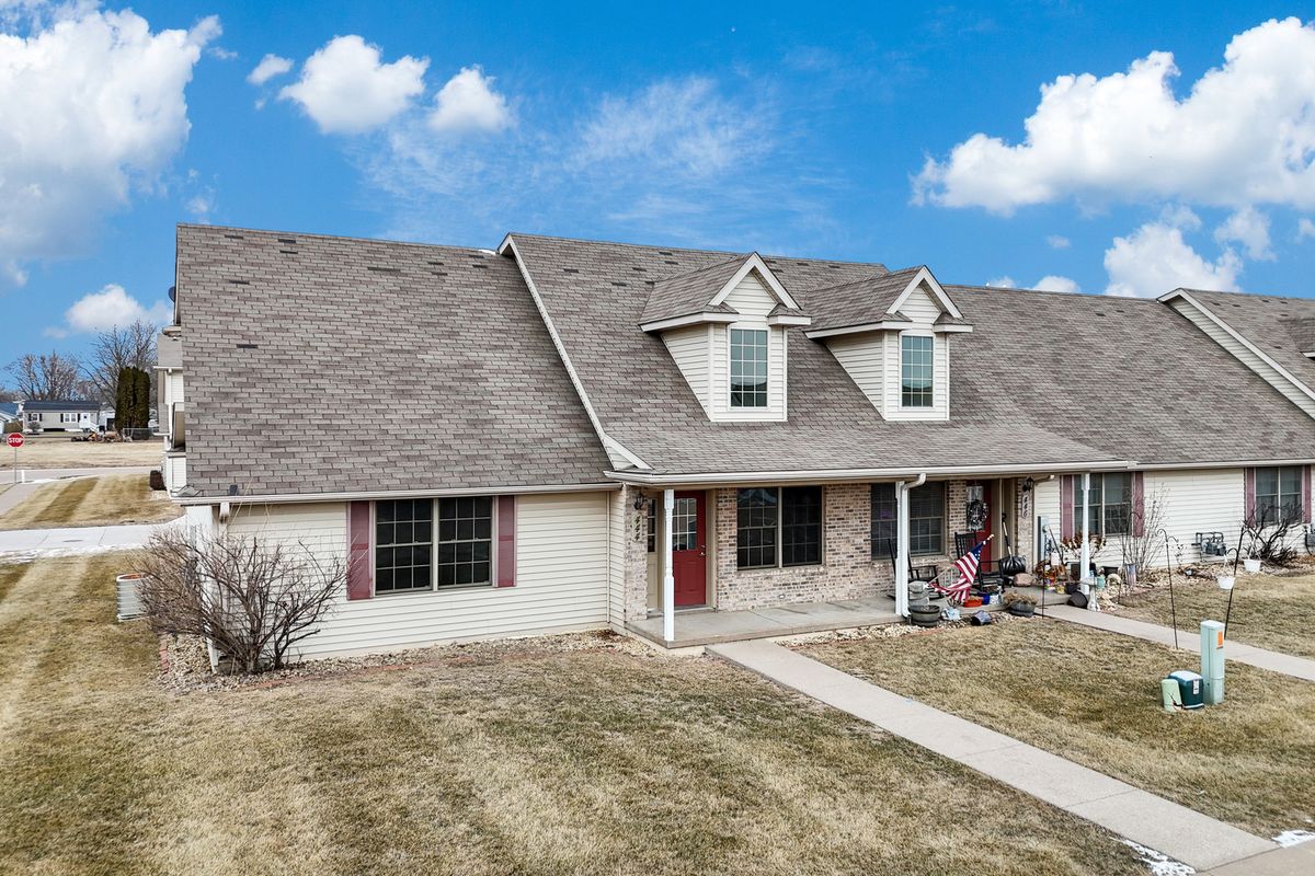 444 CELESTE Circle, Blue Grass, IA 52726
