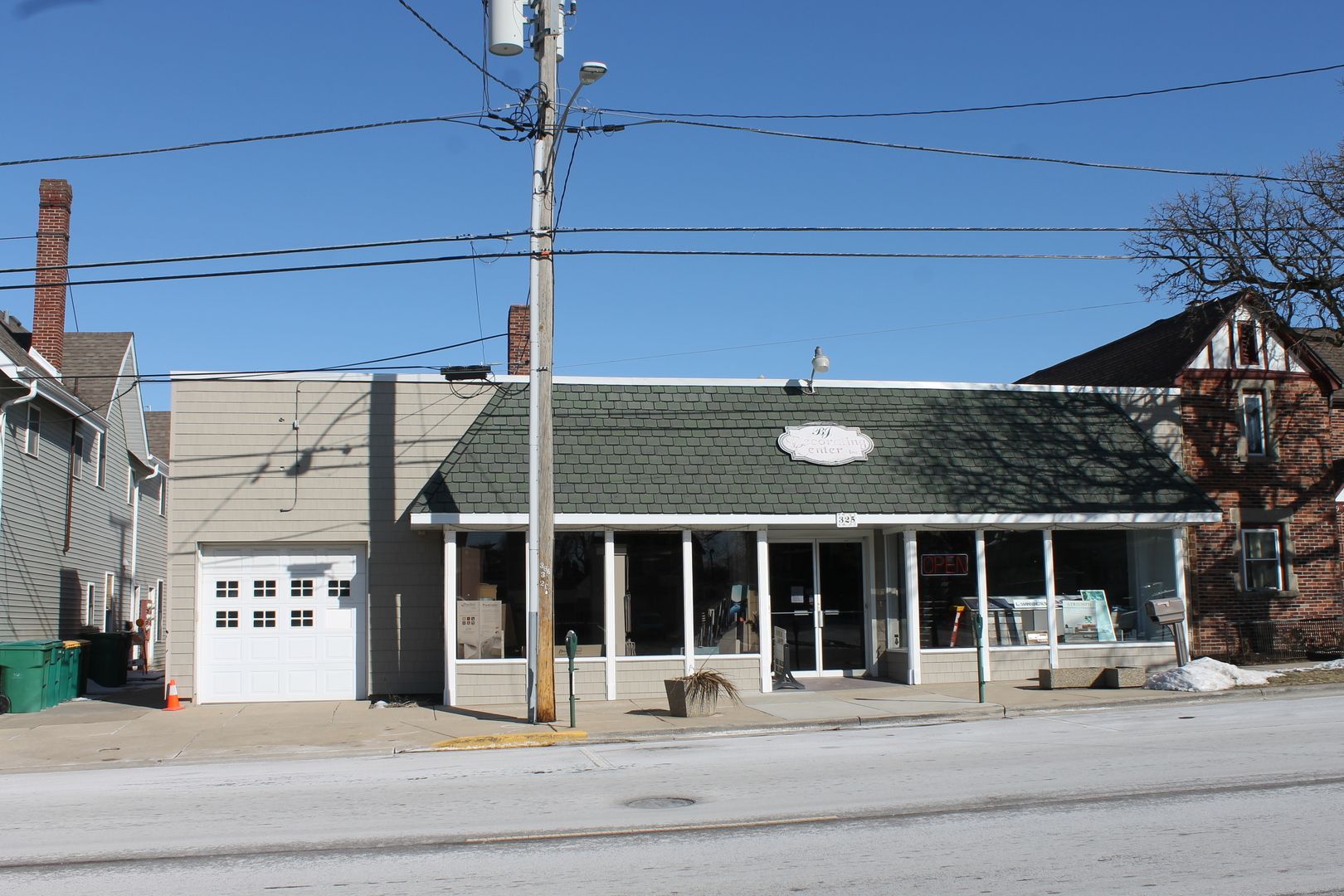 325 W Elm Street — Sycamore, IL 60178