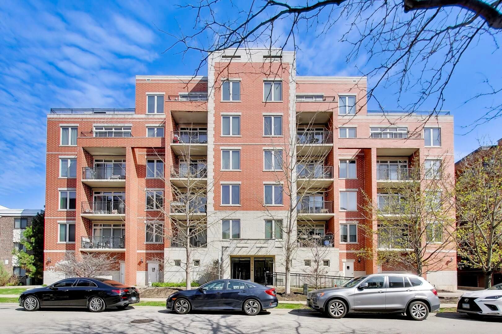 1670 Mill Street #207 — Des Plaines, IL 60016