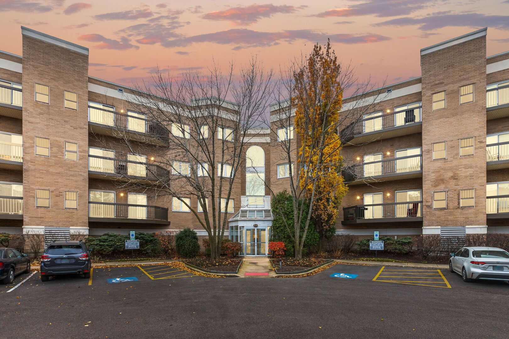 140 Manchester Drive #408 — Buffalo Grove, IL 60089