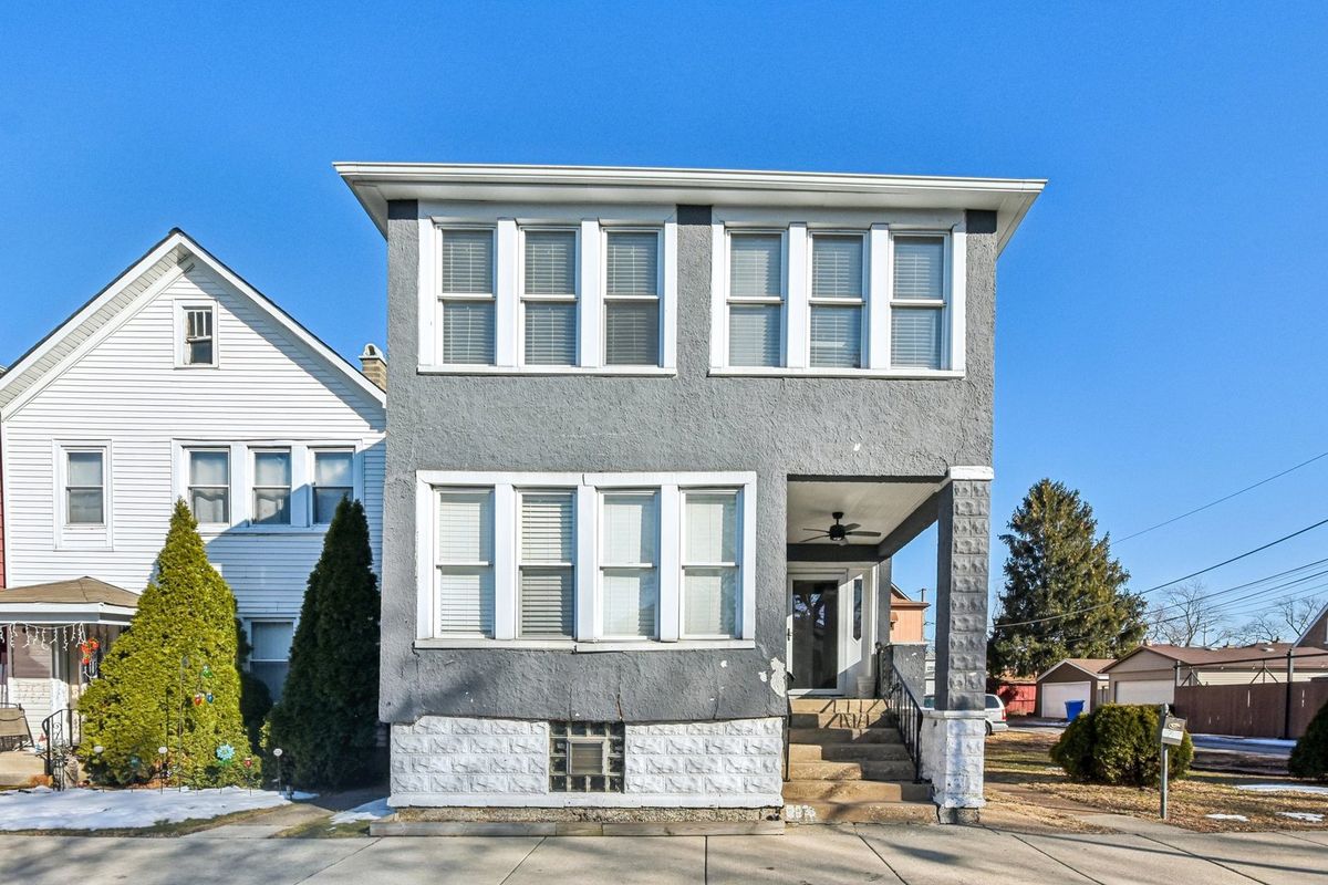 9739 Escanaba Avenue, Chicago, IL 60617