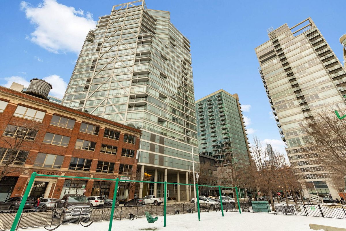 510 Erie Street, Chicago, IL 60654