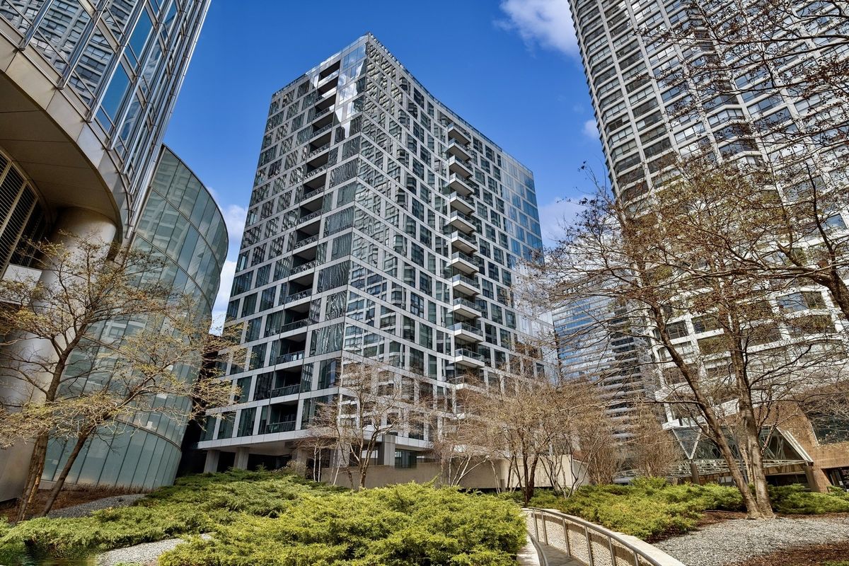 403 Wabash Avenue, Chicago, IL 60611