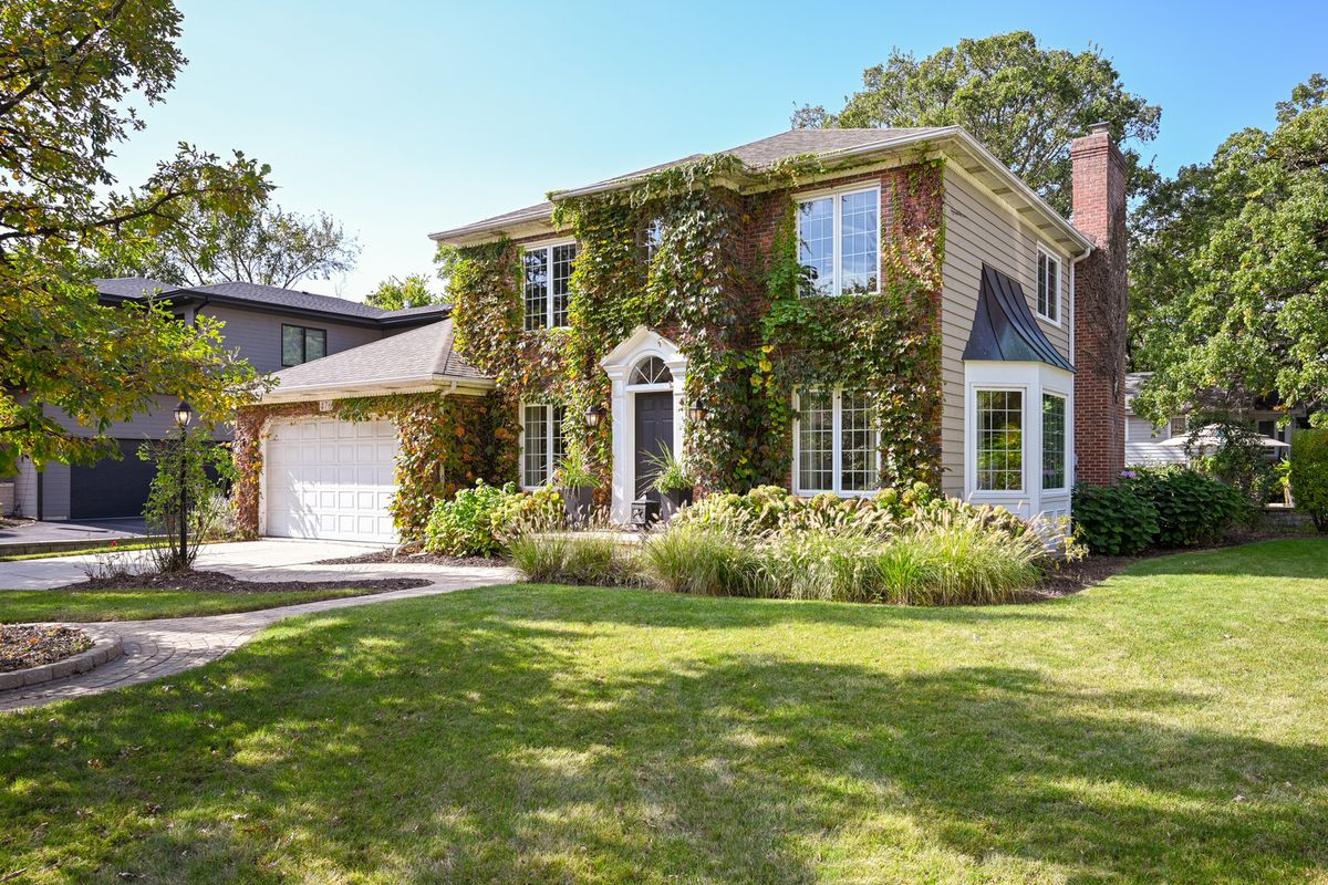 476 Longfellow Avenue, Glen Ellyn, IL 60137