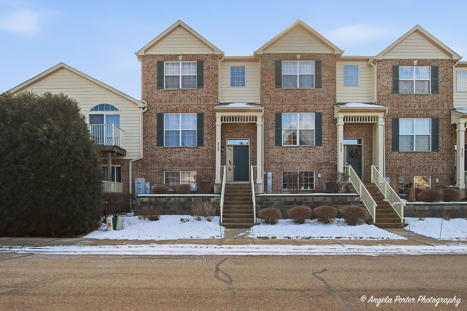 5309 COBBLERS Crossing — McHenry, IL 60050