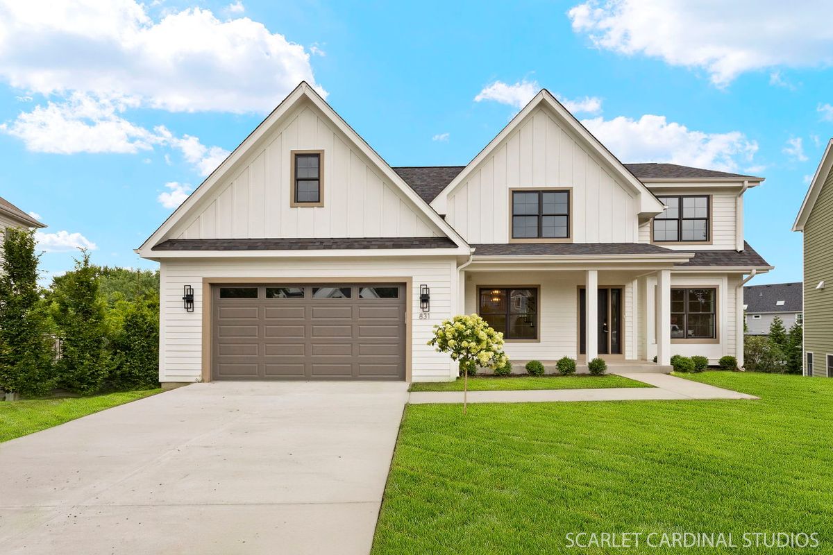 831 Avon Court, Glen Ellyn, IL 60137