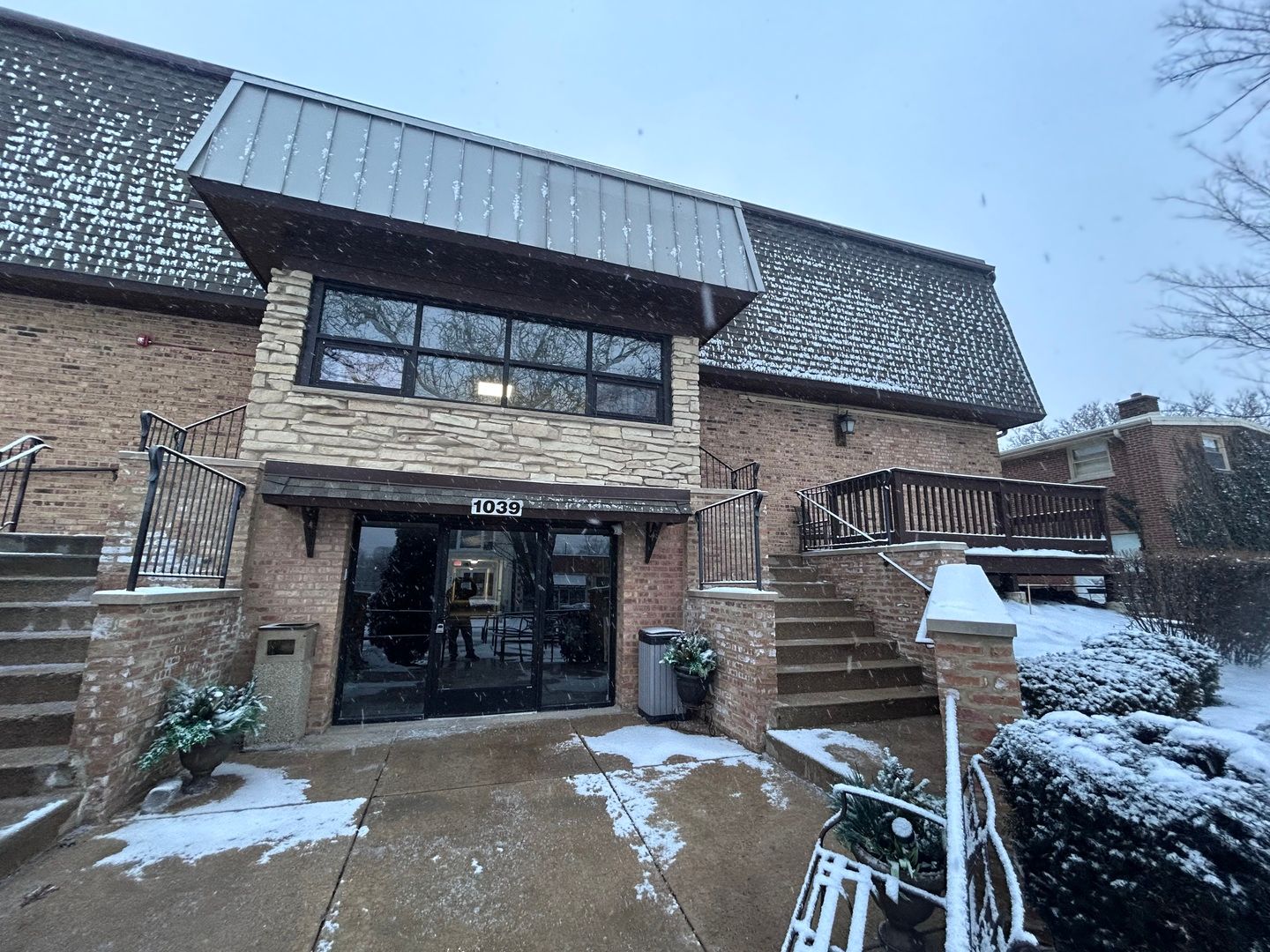 1039 COLLEGE Avenue #B — Wheaton, IL 60187