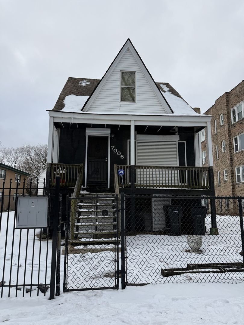 7006 S East End Avenue — Chicago, IL 60649