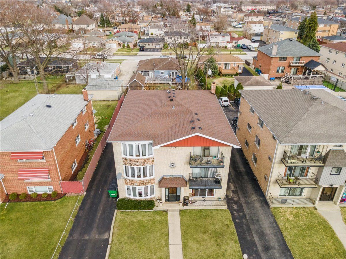 7829 Normandy Avenue, Burbank, IL 60459