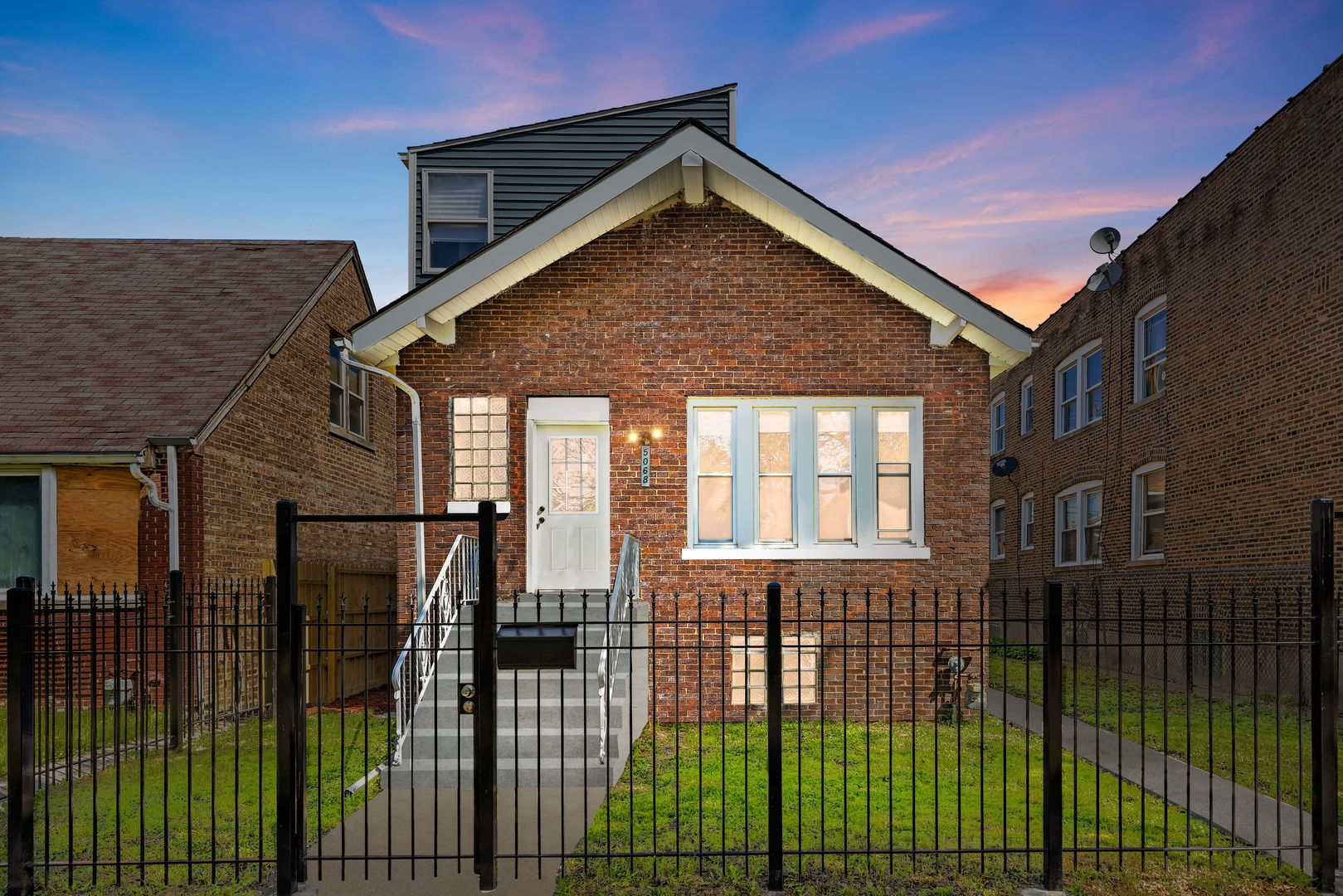 5068 W Congress Parkway — Chicago, IL 60644